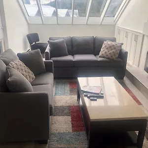Hearthstone Loft, Village Centre, Private Hot Tub, Sleeps 6 , Whistler Canada