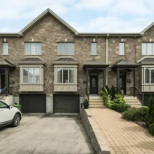 Comfort Townhouse Close To Airport , Montreal Canada