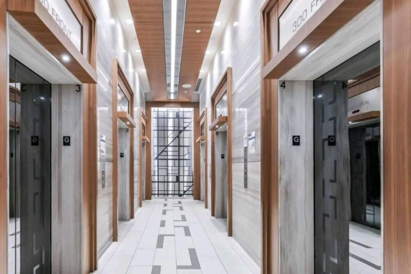 3 Bedroom Beside Cn Tower With Parking Downtown Τορόντο