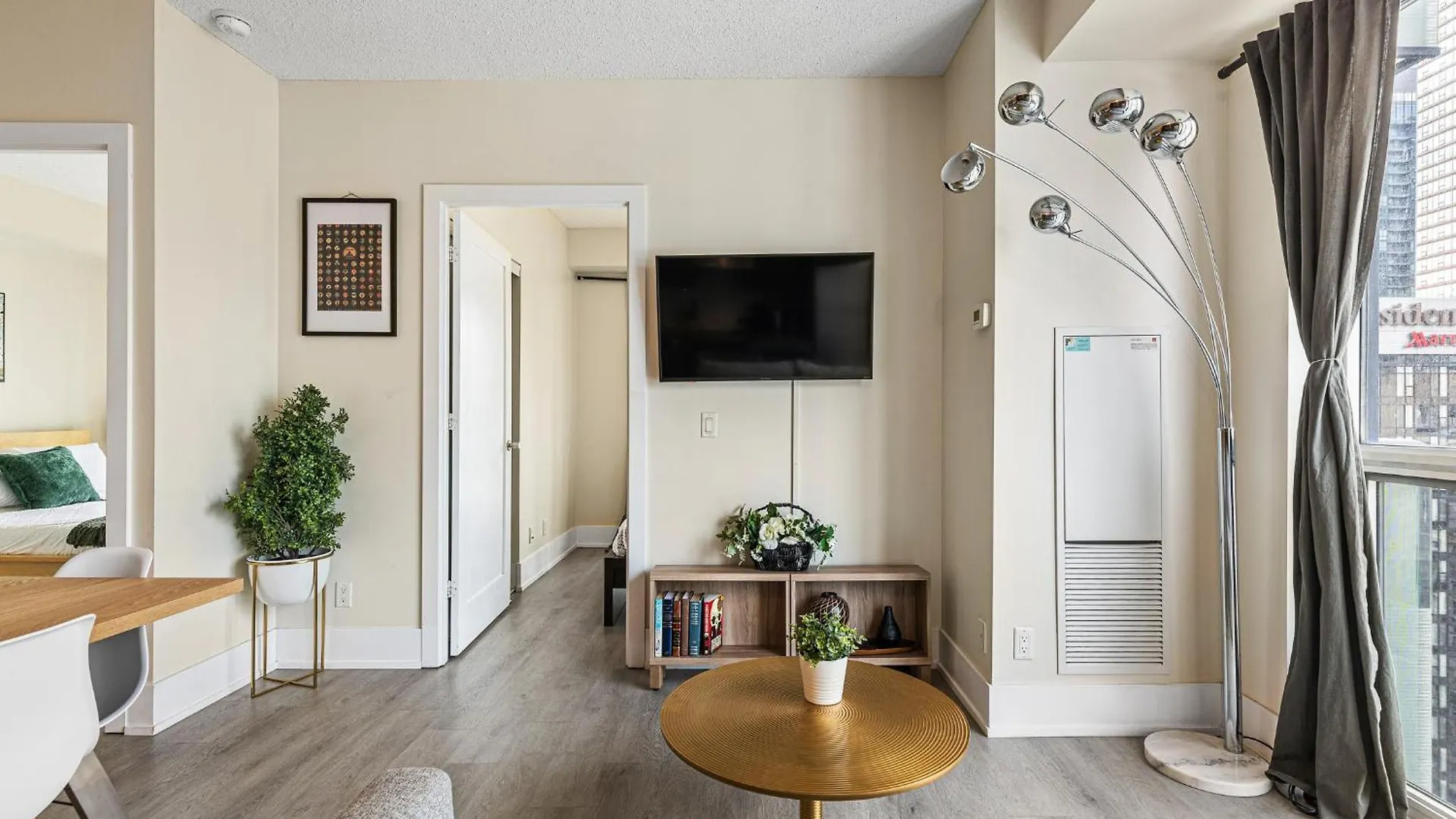 3 Bedroom Beside Cn Tower With Parking Downtown Toronto Kanada